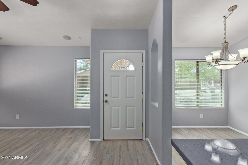 983 E Palomino Way - Photo 3