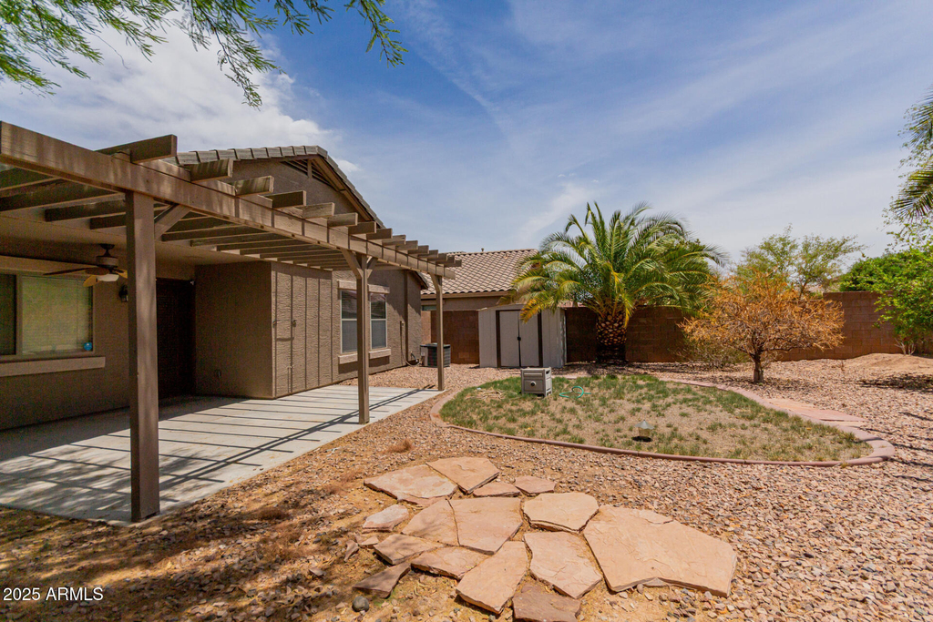 983 E Palomino Way - Photo 48