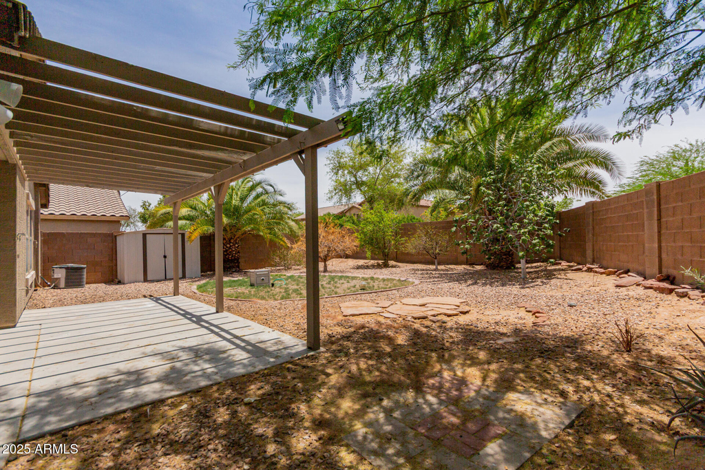 983 E Palomino Way - Photo 44