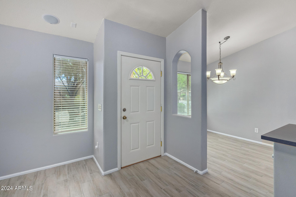 983 E Palomino Way - Photo 4