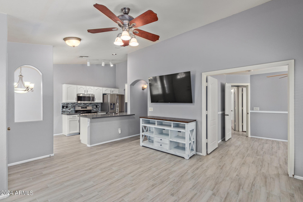 983 E Palomino Way - Photo 6