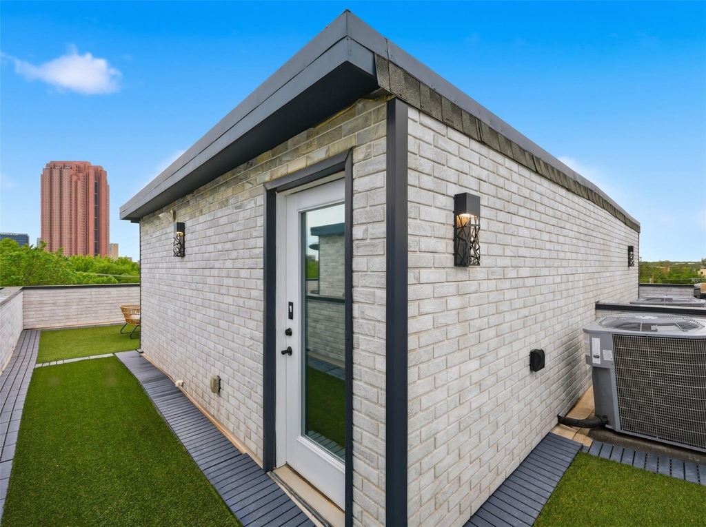 1920 Caddo Street - Photo 32