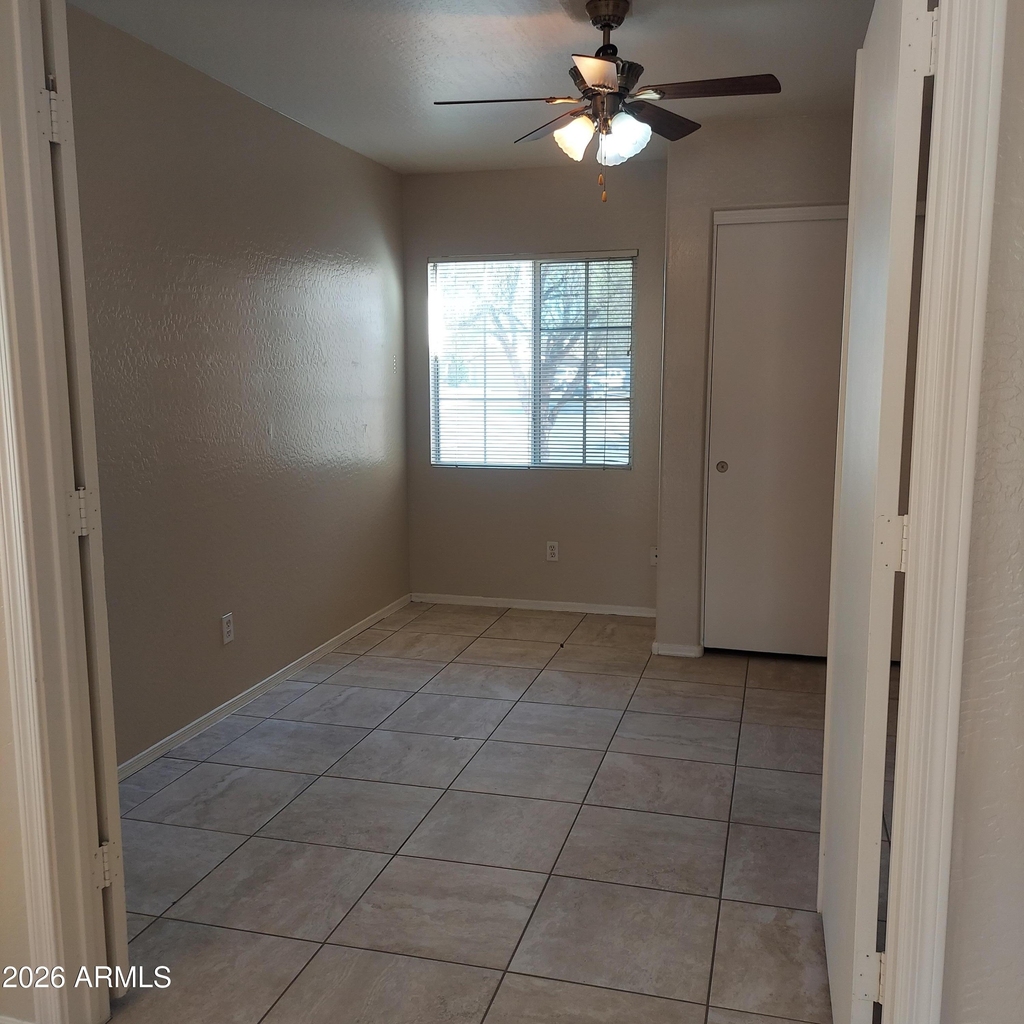 11922 N Olive Street - Photo 2