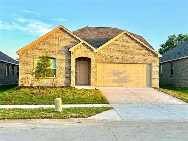 1012 Longleaf Lane - Photo 0
