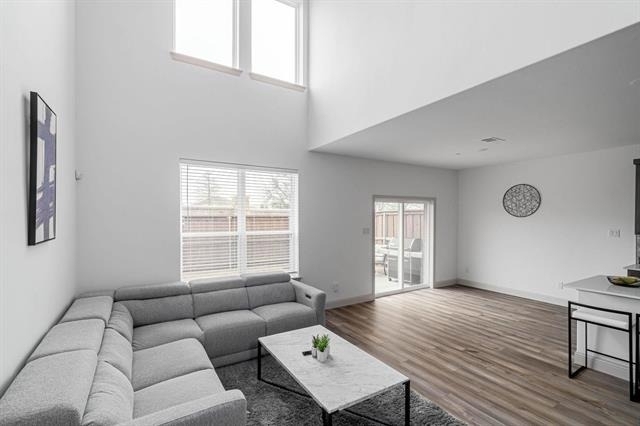 992 Emil Place - Photo 1