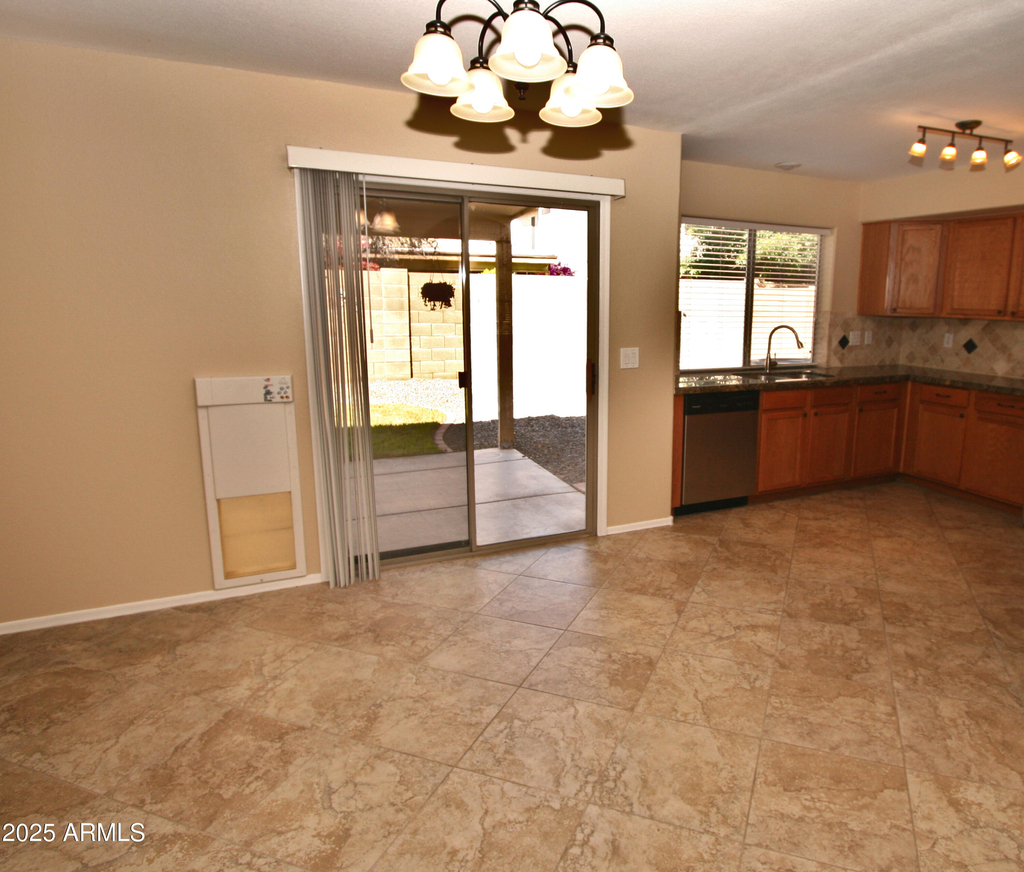 12826 W Windsor Avenue - Photo 5