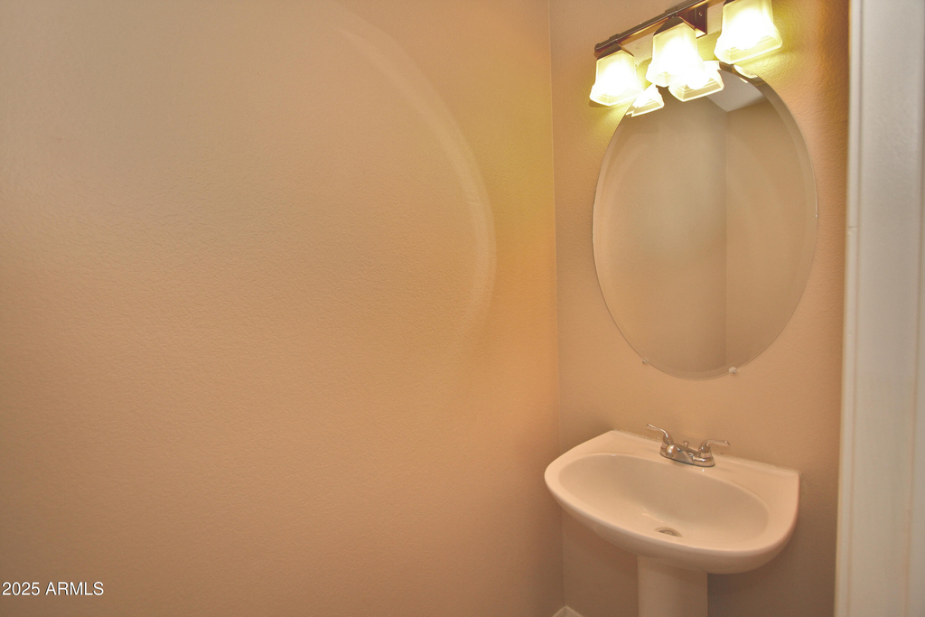 12826 W Windsor Avenue - Photo 9