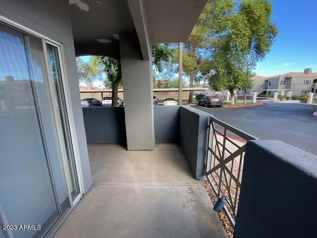 600 W Grove Parkway - Photo 2