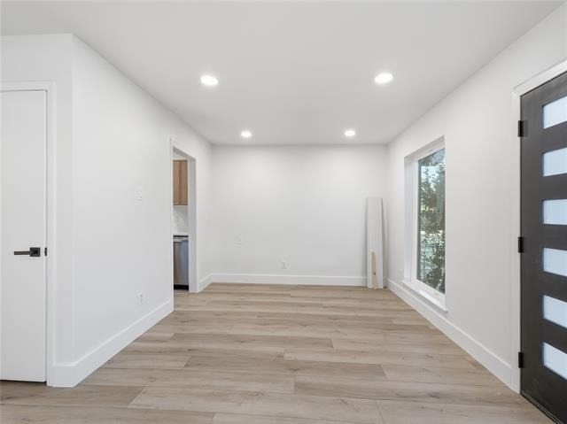 1721 R Avenue - Photo 3