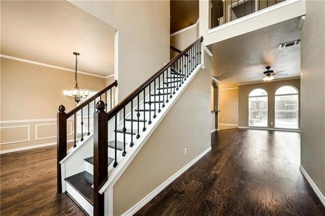 1504 Country Lane - Photo 4
