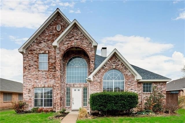 1504 Country Lane - Photo 0