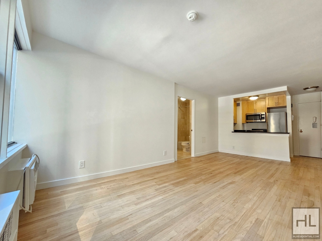 East 36 Street - Photo 1