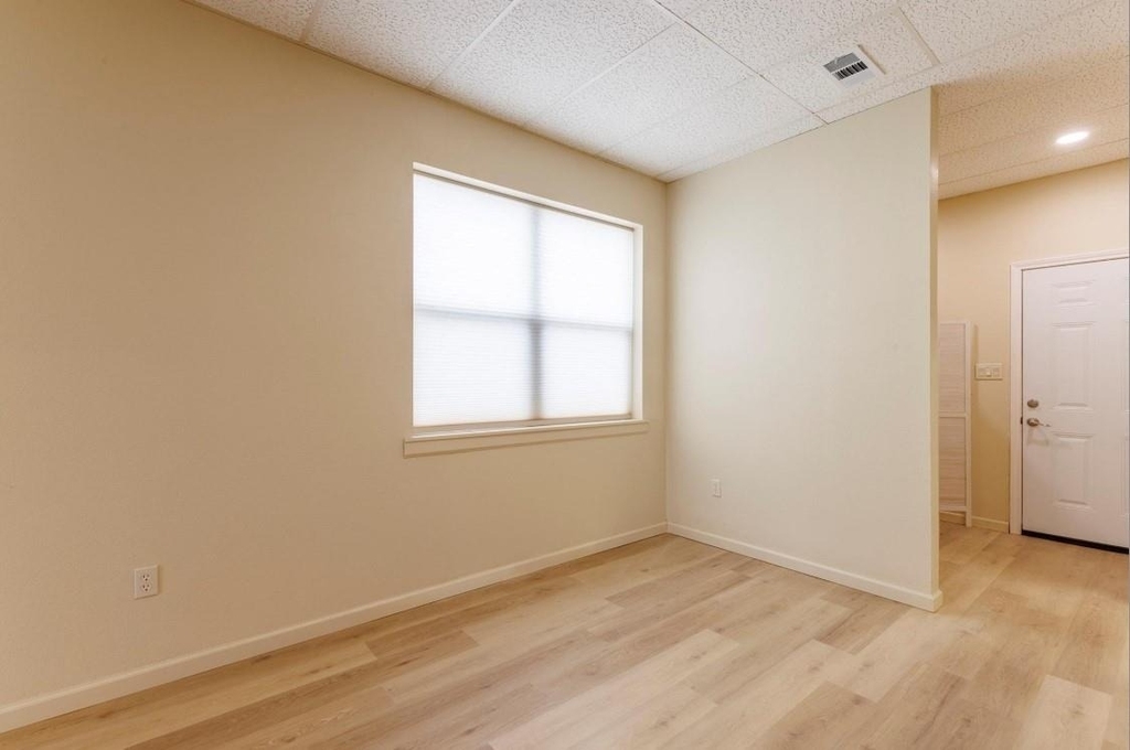 202 W Jefferson Street - Photo 12