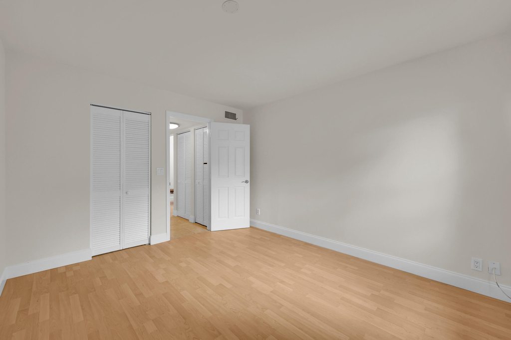 490 Nw 20th Street - Photo 21