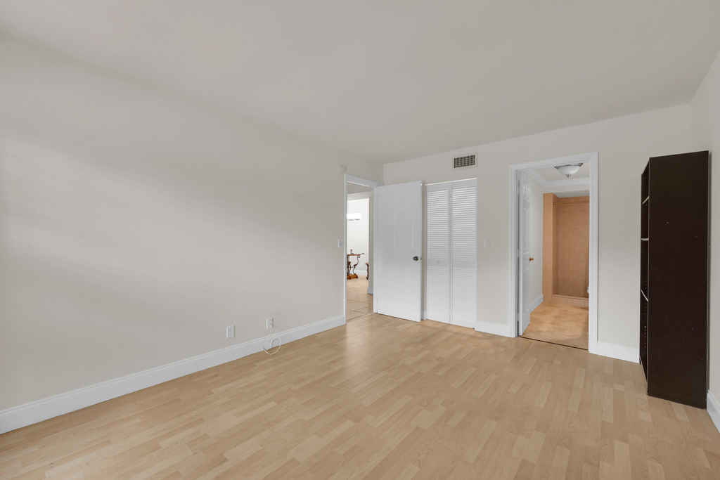 490 Nw 20th Street - Photo 16