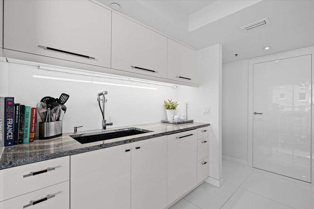 5280 N Ocean Drive - Photo 8