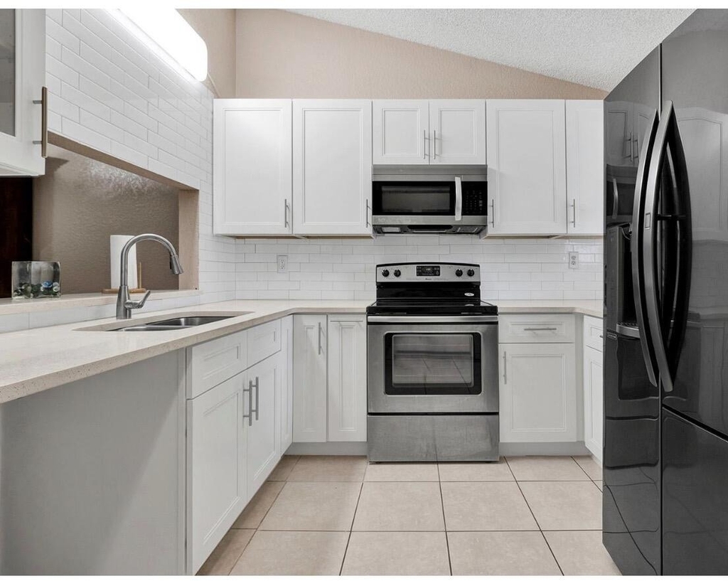 11665 Nw 45th Street - Photo 1