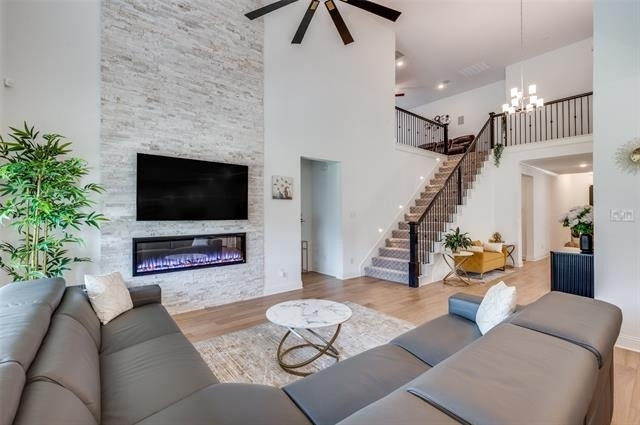 1107 20th Street - Photo 2