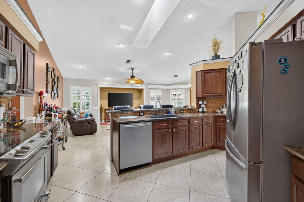 3077 Se Galt - Photo 17