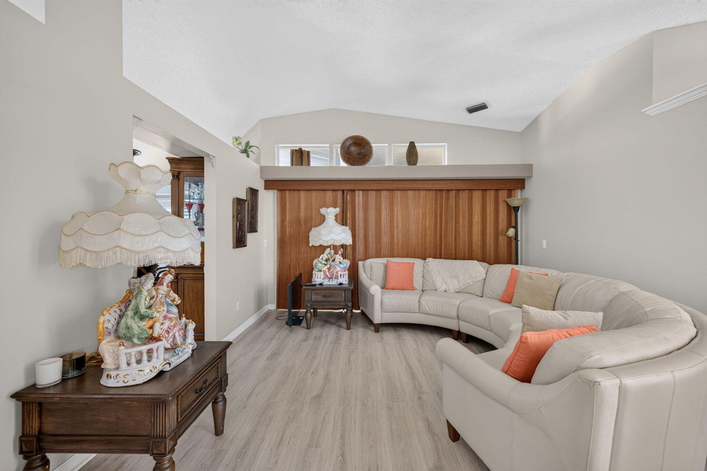 3077 Se Galt - Photo 9