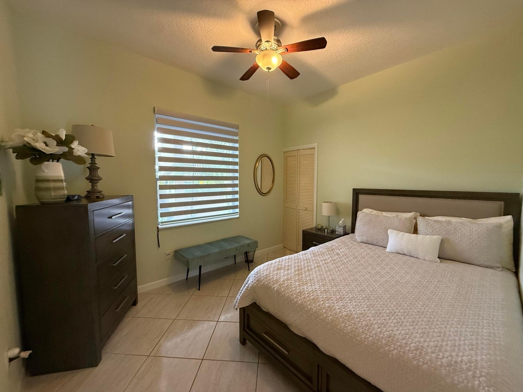 7472 La Paz Boulevard - Photo 12