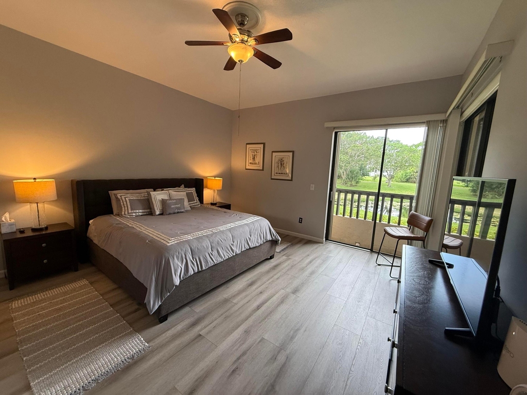 7472 La Paz Boulevard - Photo 9