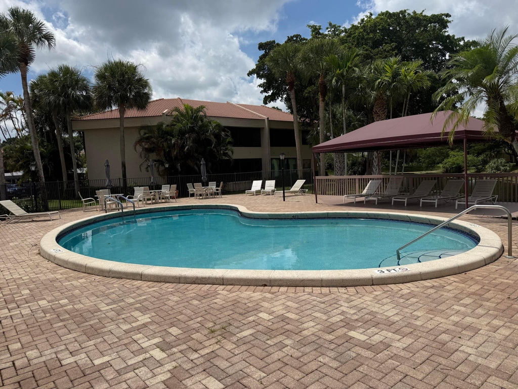 7472 La Paz Boulevard - Photo 18
