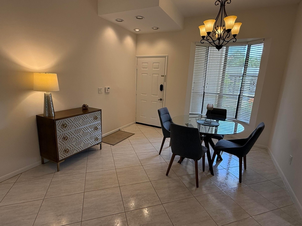 7472 La Paz Boulevard - Photo 5