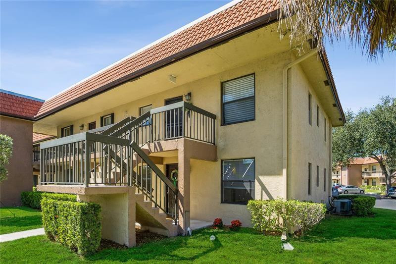 21915 Lake Forest Circle - Photo 1