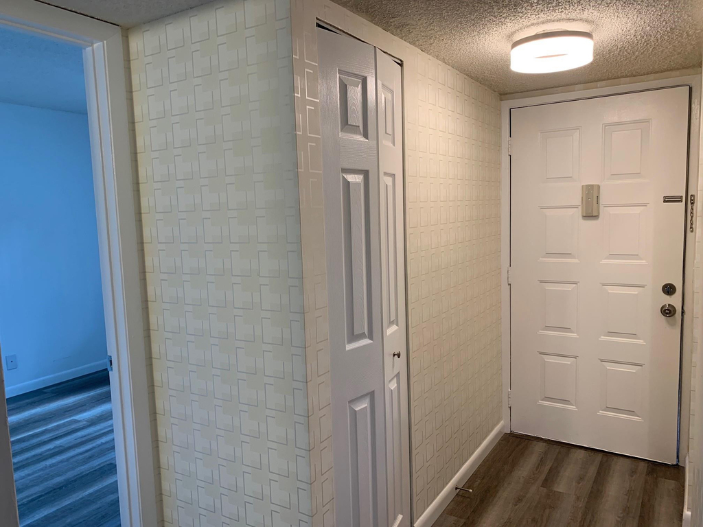 21915 Lake Forest Circle - Photo 7