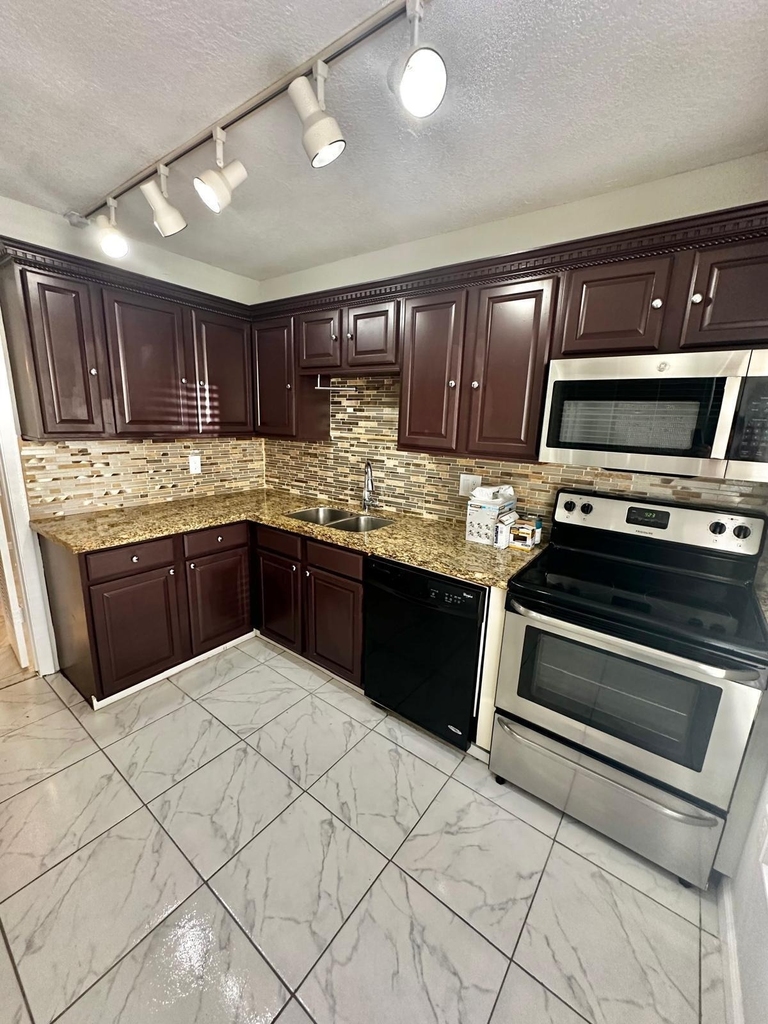 4158 Inverrary Drive - Photo 0