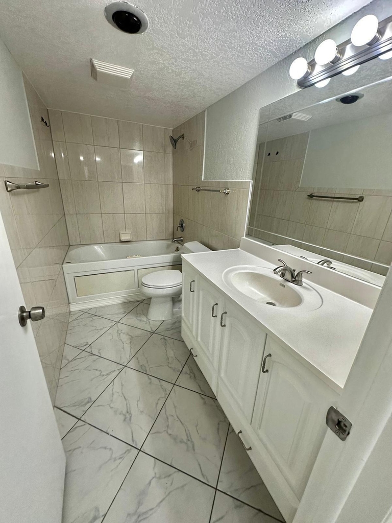 4158 Inverrary Drive - Photo 9