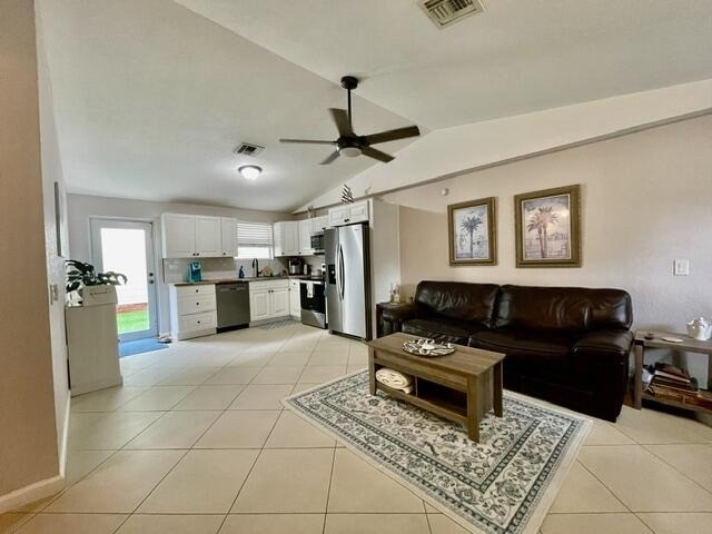 5216 Ne 20th Avenue - Photo 2