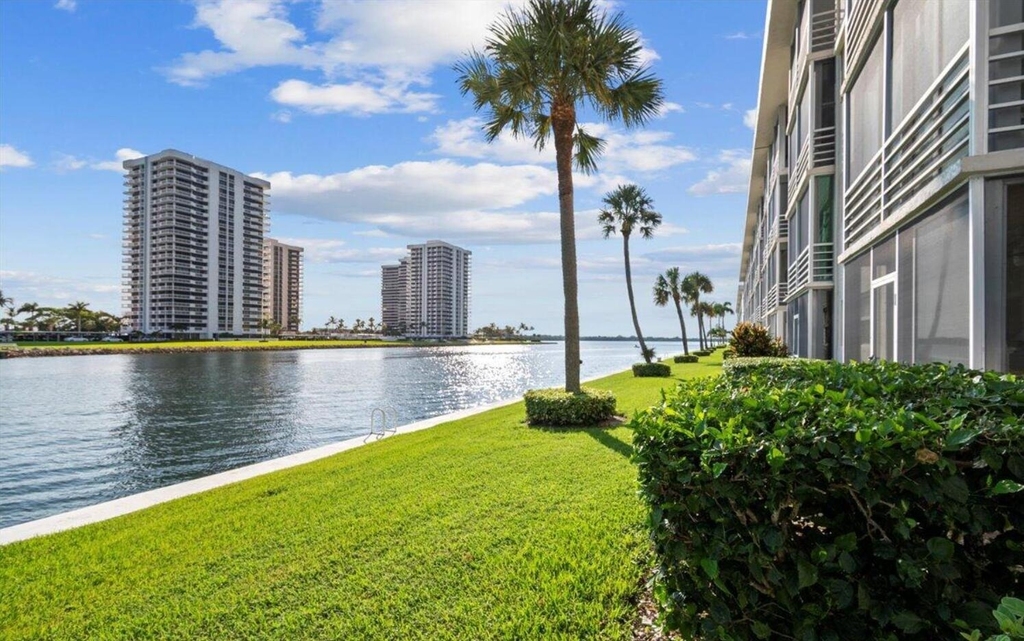 20 Yacht Club Drive - Photo 4