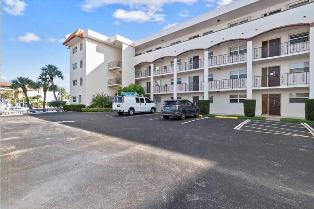 20 Yacht Club Drive - Photo 1
