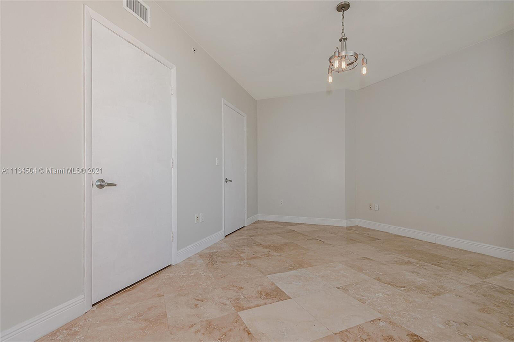 350 S Miami Avenue - Photo 15