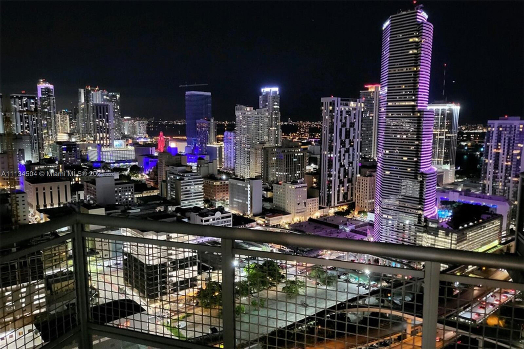 350 S Miami Avenue - Photo 2
