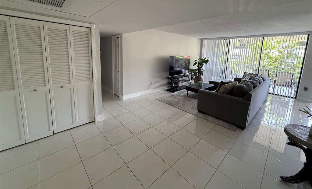 859 Jeffery Street - Photo 10