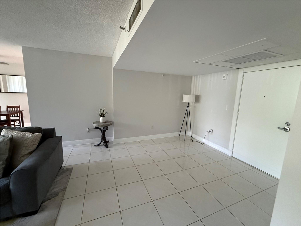 859 Jeffery Street - Photo 11