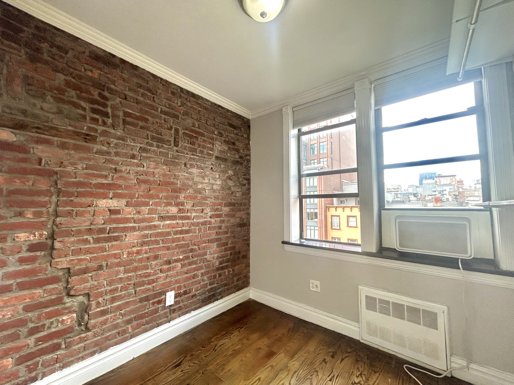 West 14th Street - Photo 2