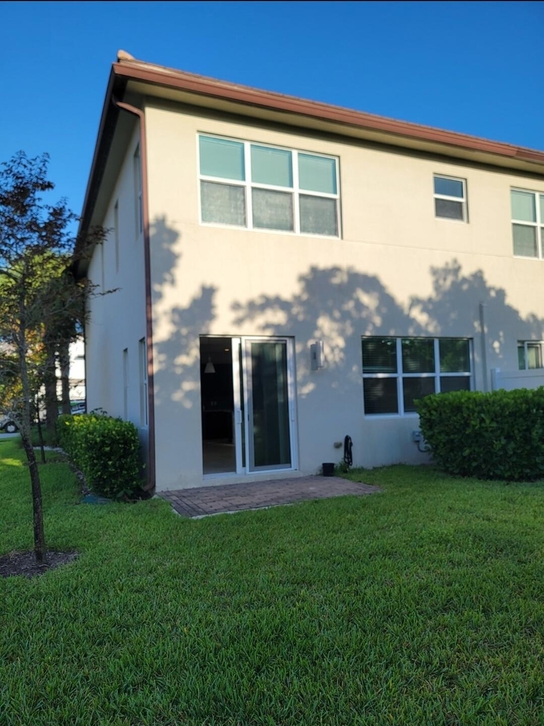 9044 Kingsmoor Way - Photo 10