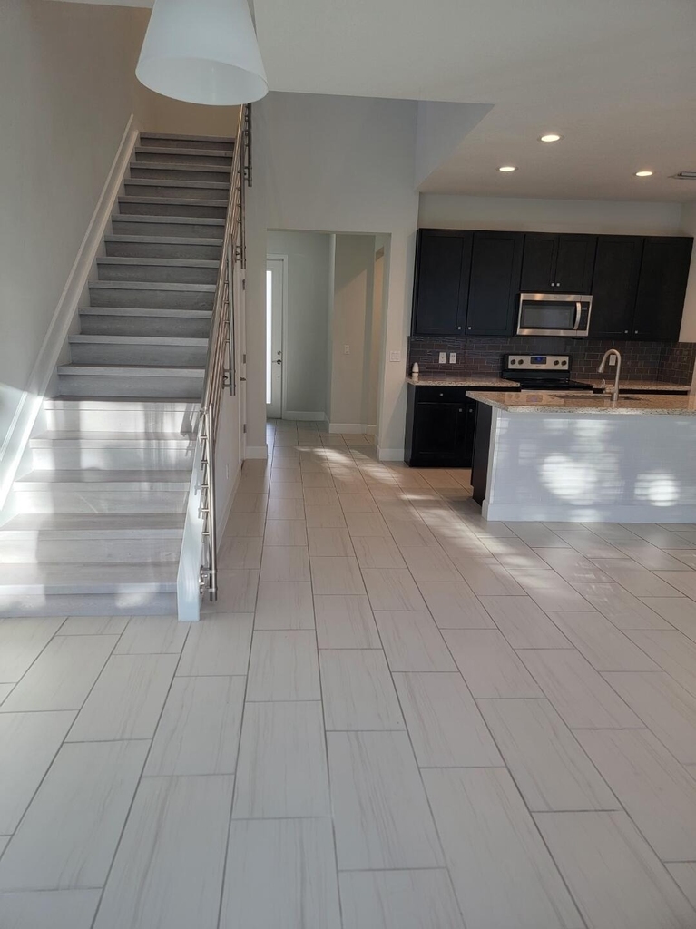 9044 Kingsmoor Way - Photo 4