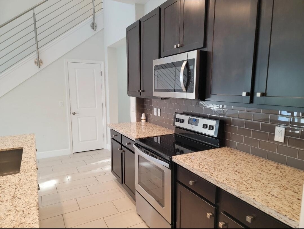 9044 Kingsmoor Way - Photo 2