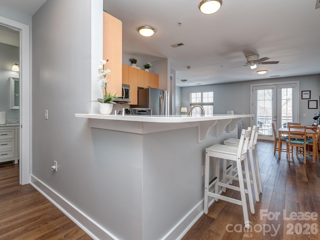 1101 W 1st Street - Photo 6