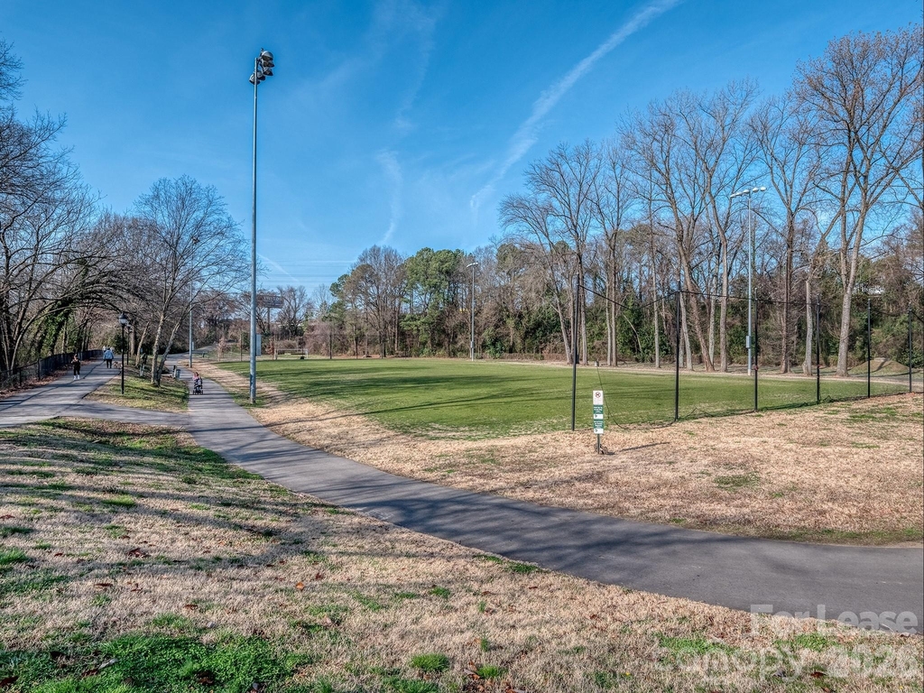 1101 W 1st Street - Photo 24