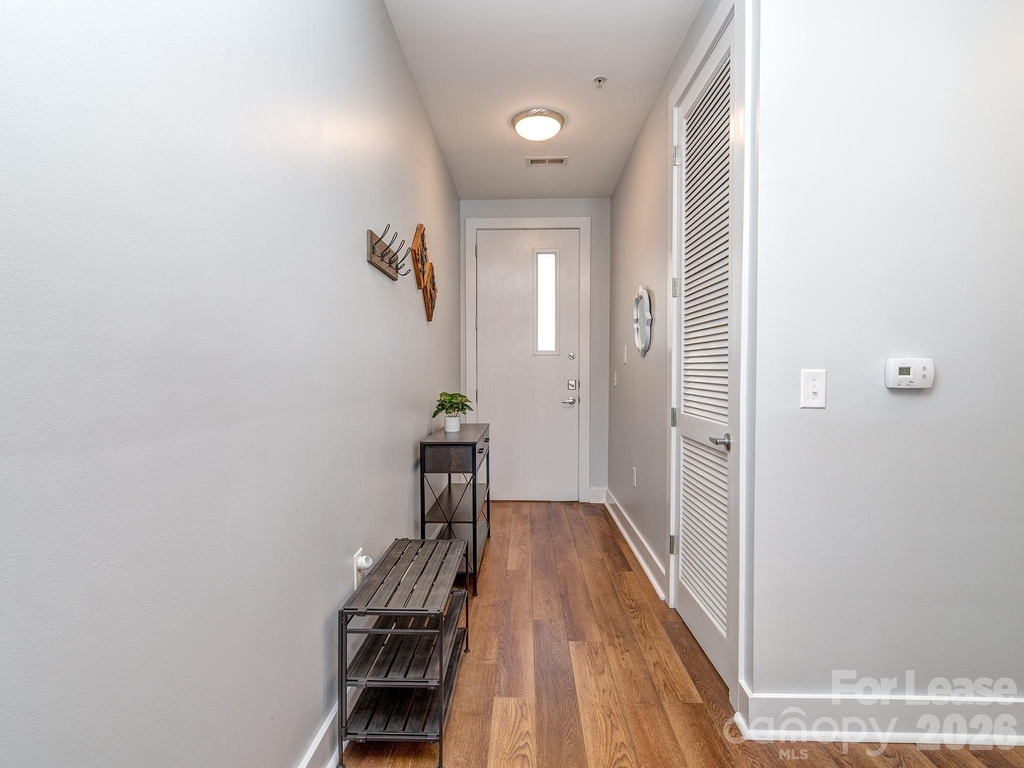1101 W 1st Street - Photo 5
