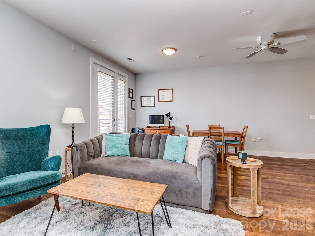 1101 W 1st Street - Photo 1