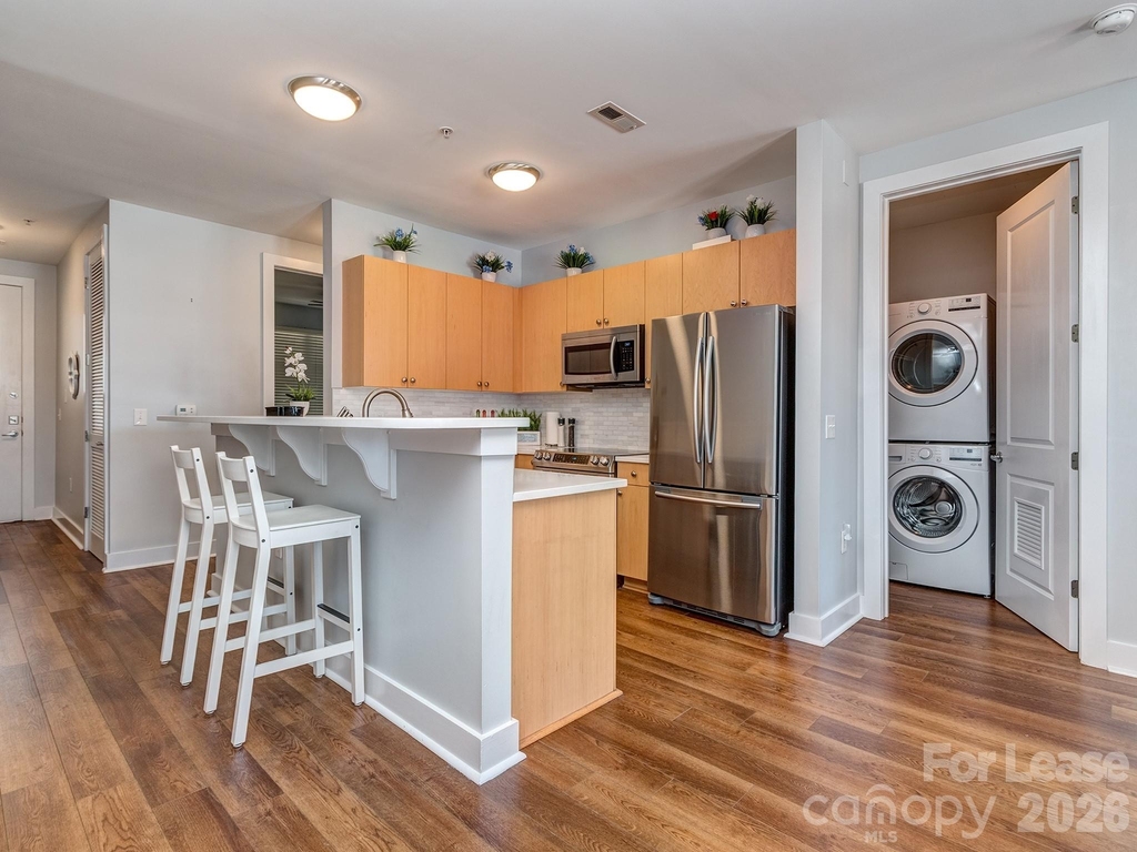 1101 W 1st Street - Photo 2