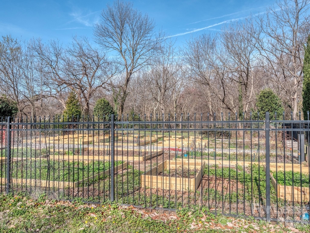 1101 W 1st Street - Photo 30