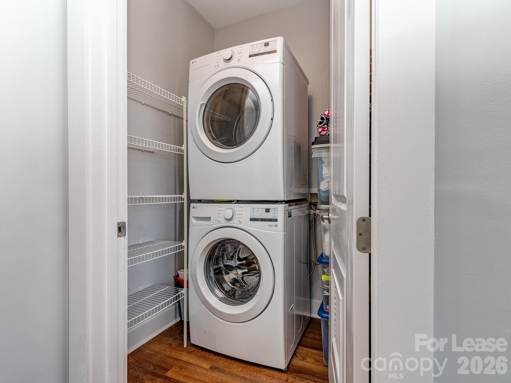 1101 W 1st Street - Photo 14